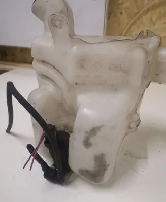 Peugeot 207 Windshield washer fluid reservoir/tank 964833758003