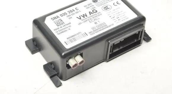 Volkswagen Golf VII Trunk lid opening control unit 5NA035284C