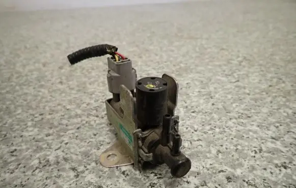 Honda FR-V Vacuum valve 247300-4440