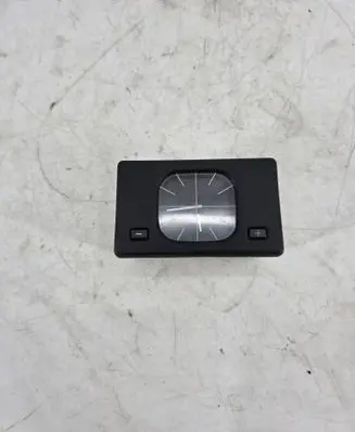 BMW 5 E34 Clock 62131374282 1374282
