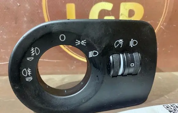 Seat Leon (1P) Headlight level height control switch 5P0919094A