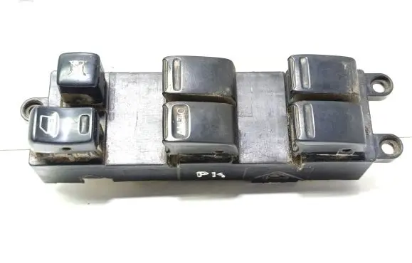 Nissan X-Trail T30 Electric window control switch