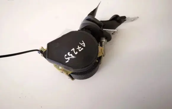 Middle seatbelt (rear)