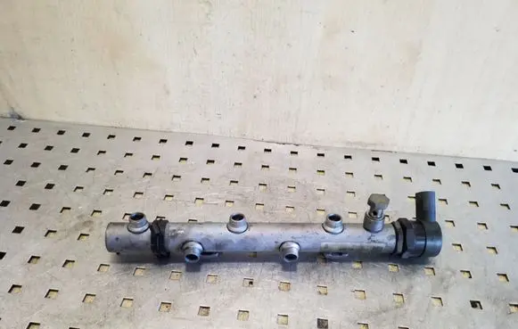 Volkswagen Touareg I Fuel main line pipe 059130090AB