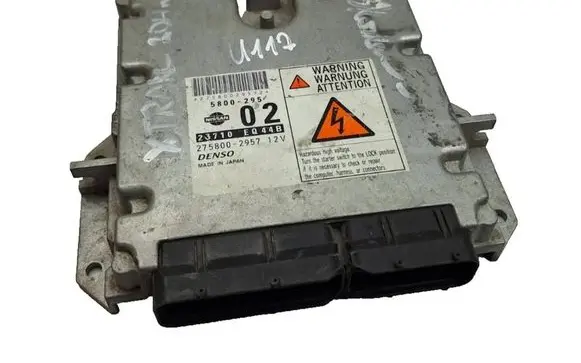 Nissan X-Trail T30 Engine control unit/module 23710EQ44B