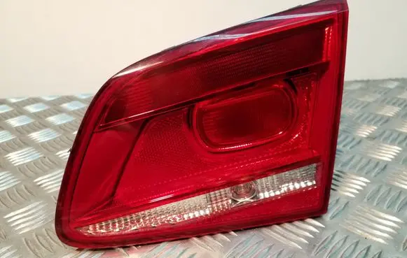 Volkswagen PASSAT B7 Tailgate rear/tail lights 3AE945094J