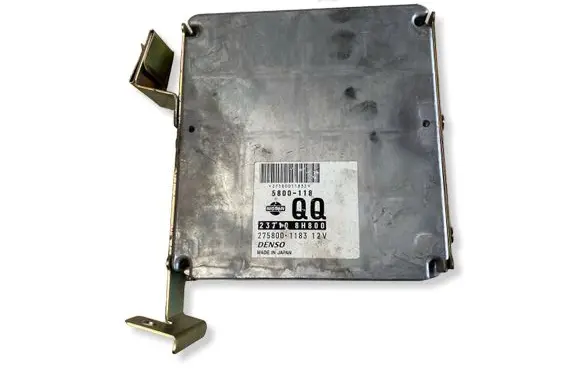 Nissan X-Trail T30 Engine control unit/module 237108H800
