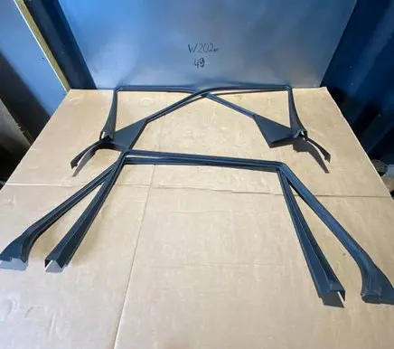 Mercedes-Benz C W202 Front door glass trim molding 2027250471 2027250371 2027250271