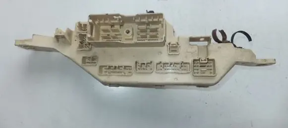 Toyota Land Cruiser (J100) Fuse module