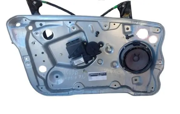 Skoda Fabia Mk1 (6Y) Front door window regulator with motor 6Q1959801KASAC 6Q1959801