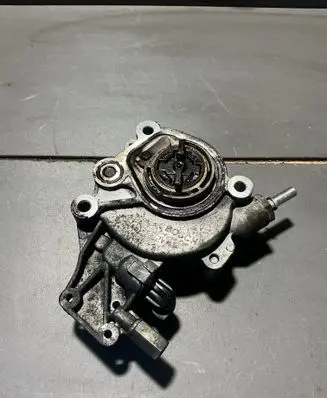 Land Rover Freelander 2 - LR2 Vacuum pump d171b1b