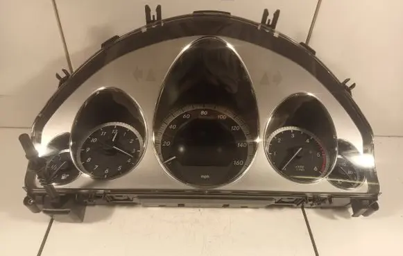 Mercedes-Benz E C207 W207 Speedometer (instrument cluster) A2125409747 A2125409747000820 A2c53257171