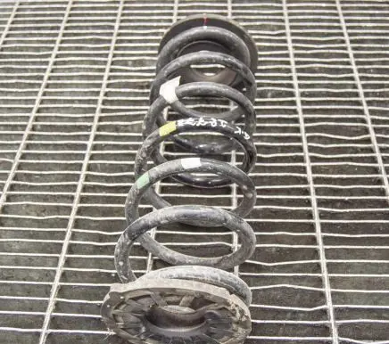 Hyundai Kona I Rear coil spring 55335J9350