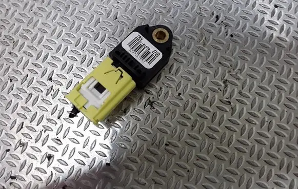 Toyota Auris 150 Airbag deployment crash/impact sensor 8983102080