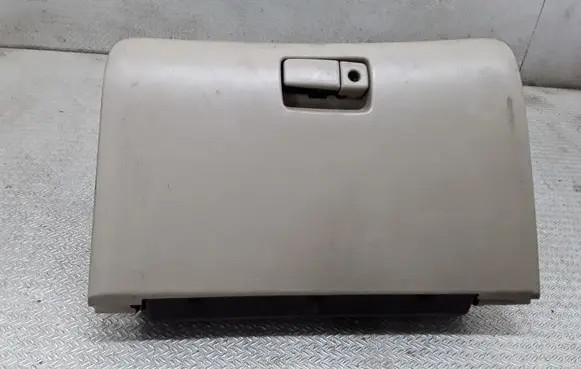 Subaru Outback Glove box