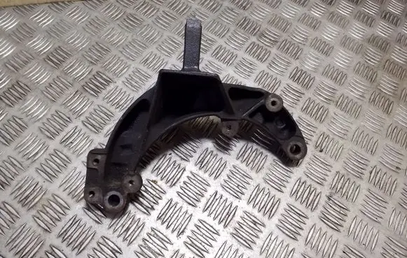 Gearbox mounting bracket