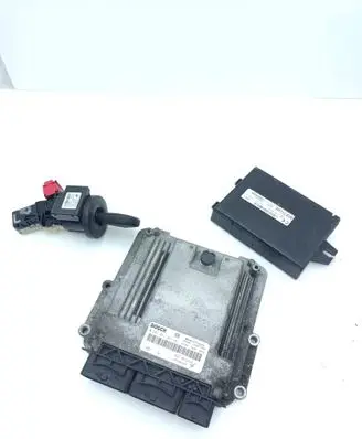 Opel Vivaro Engine ECU kit and lock set 0281031363 237103984R F6427A871