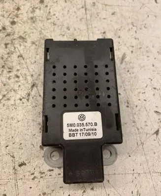 Volkswagen Golf VI Aerial antenna amplifier 5M0035570B