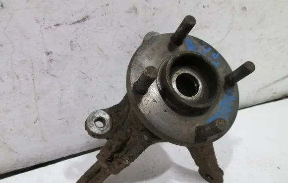 Nissan Micra Front wheel hub spindle knuckle 4001450B01 4001454B01 402024F100