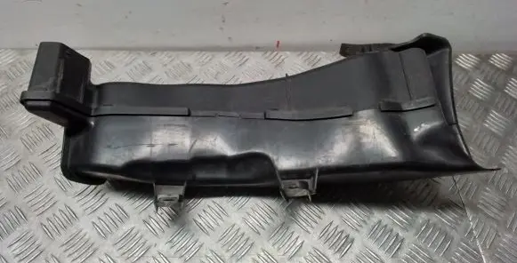 Intercooler air guide/duct channel