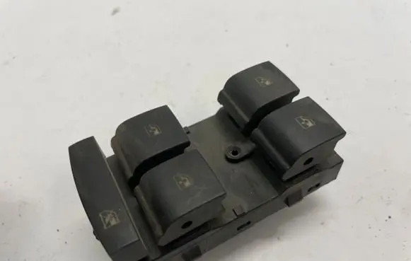 Opel Mokka X Electric window control switch 22915118