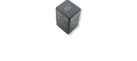Volkswagen PASSAT B8 Glow plug pre-heat relay 038907281B