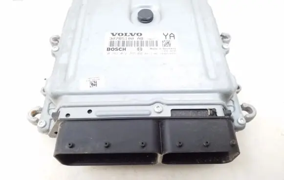 Volvo S80 Engine control unit/module 30785100AB