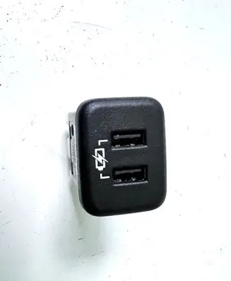 Opel Insignia B USB socket connector 13598459