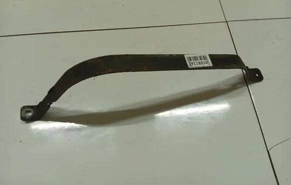 Suzuki Swift I Fuel tank mounting bracket 