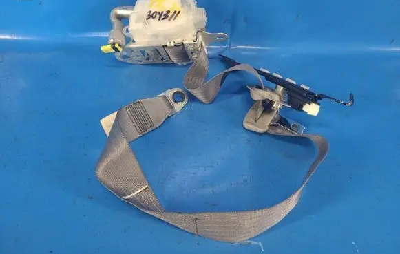 Toyota Camry Front seatbelt 7321006160B1