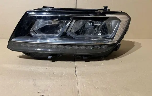 Volkswagen Tiguan Headlight/headlamp 5NB941035B