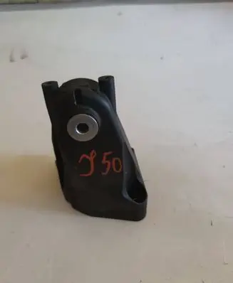 Mercedes-Benz S W222 Engine mount bracket A6422230100