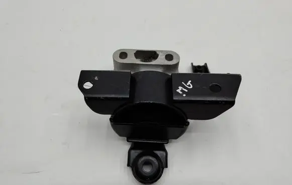 MG ZS Gearbox mount 10241848