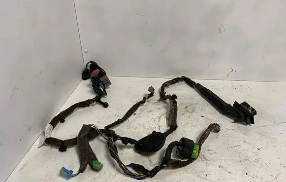Volvo V70 Front door wiring loom 31275873
