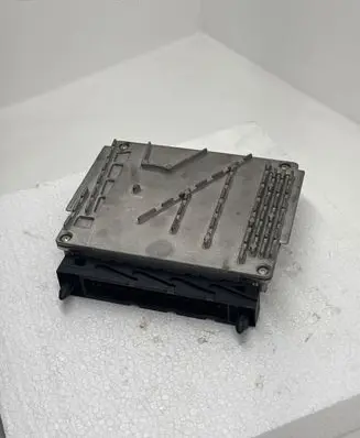 Volvo V70 Engine control unit/module 30646978