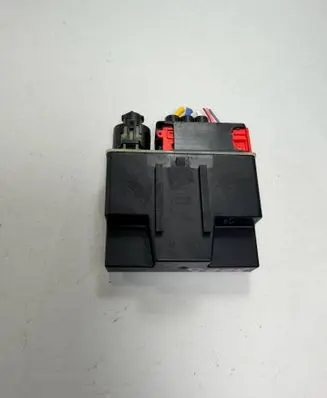 Peugeot 3008 II Coolant fan relay 9801916680