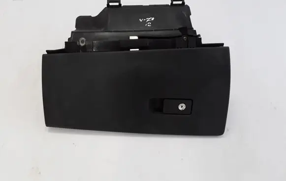 Volvo V70 Glove box 39810155