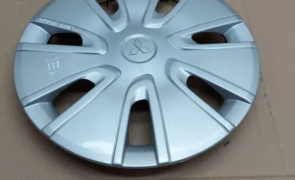 Mitsubishi Space Star R14 wheel hub/cap/trim 