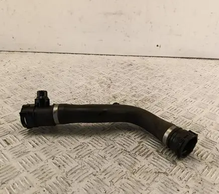BMW 3 GT F34 Engine coolant pipe/hose 7596837