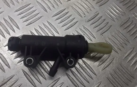 BMW 1 E81 E87 Clutch slave cylinder 13670610