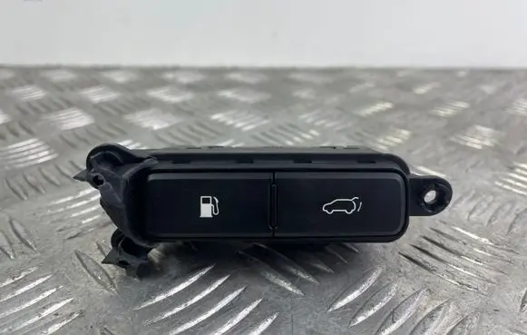 KIA Sorento Tailgate/boot open switch button 299144528