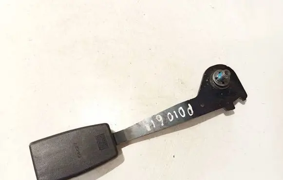 Mazda 2 Front seatbelt buckle