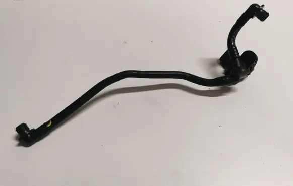 Audi Q5 SQ5 Breather hose/pipe 8R1611931