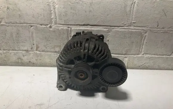 BMW 5 E60 E61 Generator/alternator 7542934