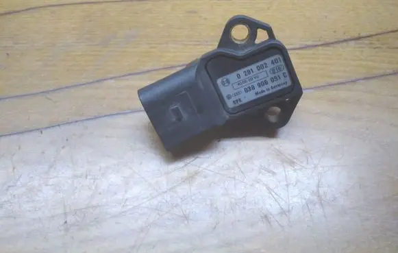Audi A4 S4 B8 8K Air pressure sensor 038906051C 0281002401