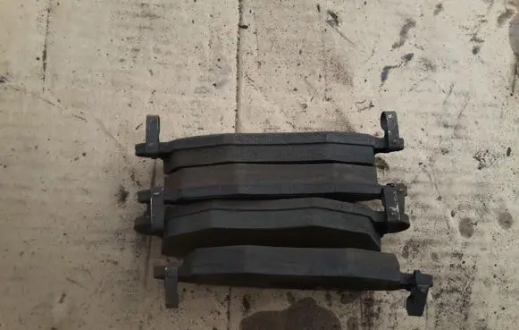 Ford Mondeo Mk III Brake pads (front) 