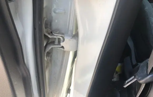 Suzuki Ignis Rear door lower hinge