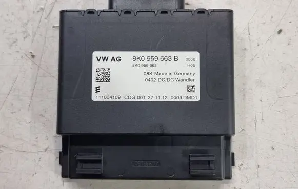 Audi A5 8T 8F Voltage converter/converter module 8K0959663B