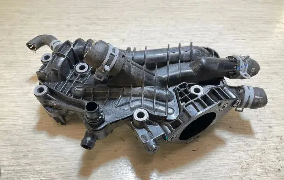 Volvo XC40 Thermostat/thermostat housing 31439559