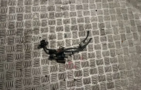 Vacuum valve